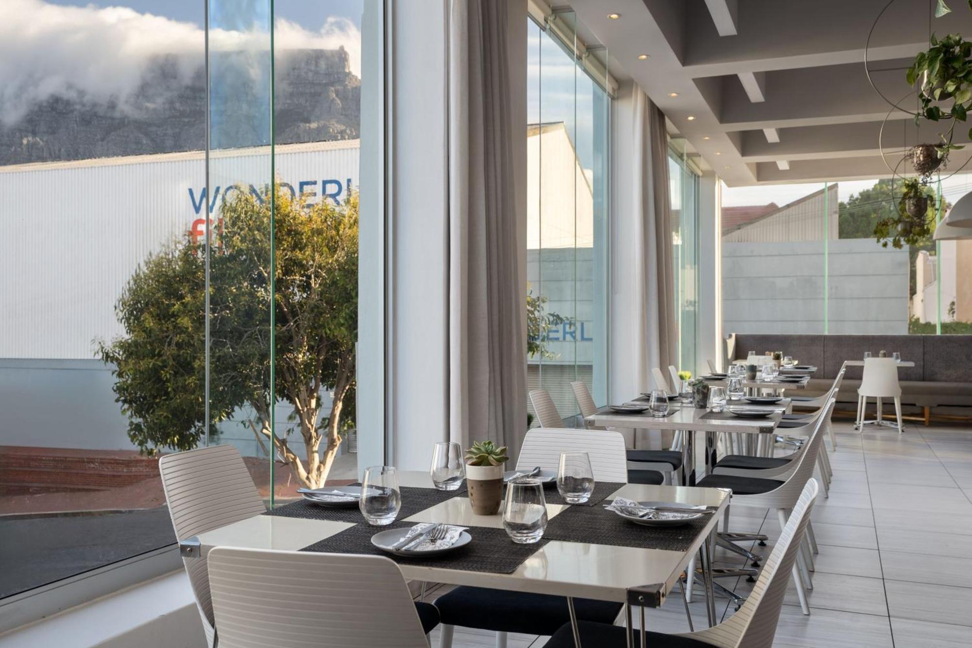 Protea Hotel Fire & Ice By Marriott Cape Town Bagian luar foto